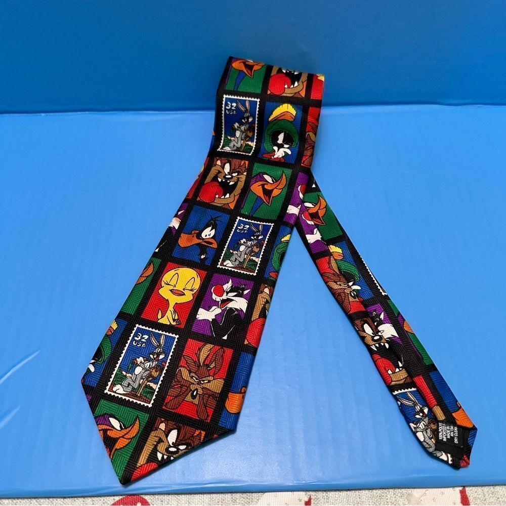Looney Tunes Warner Bros vintage Tie